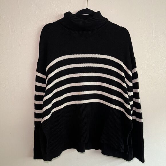 Gap black and white striped turtleneck sweater - Picture 2 of 6